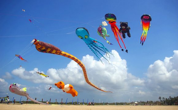 Tours - Bali kite festival