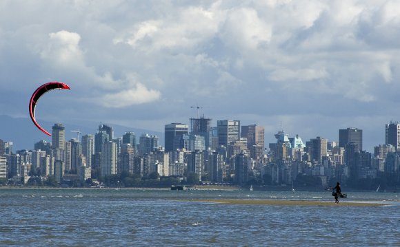 Kiteboarding in Vancouver by