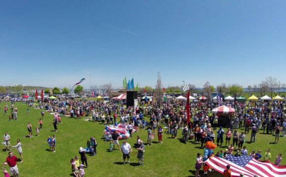 Mobile family kite festival