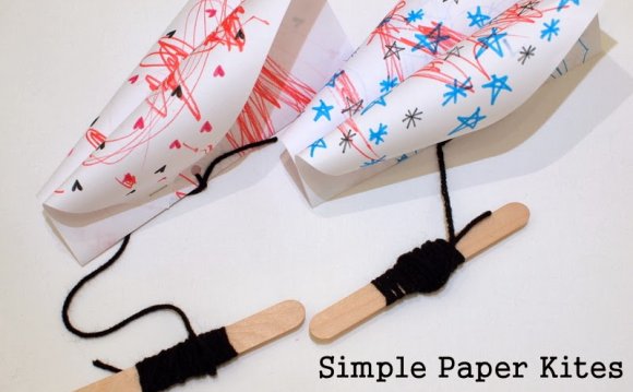 Make a simple paper kite DIY